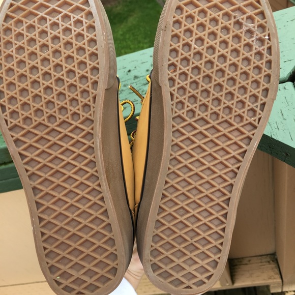 Vans - Picture 4 of 5